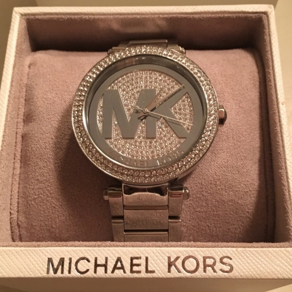 * SOLD * MK SILVER STAINLESS STEEL WATCH ✨💋